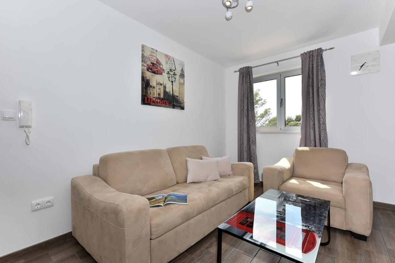 Apartmani Iva Vir Exterior photo