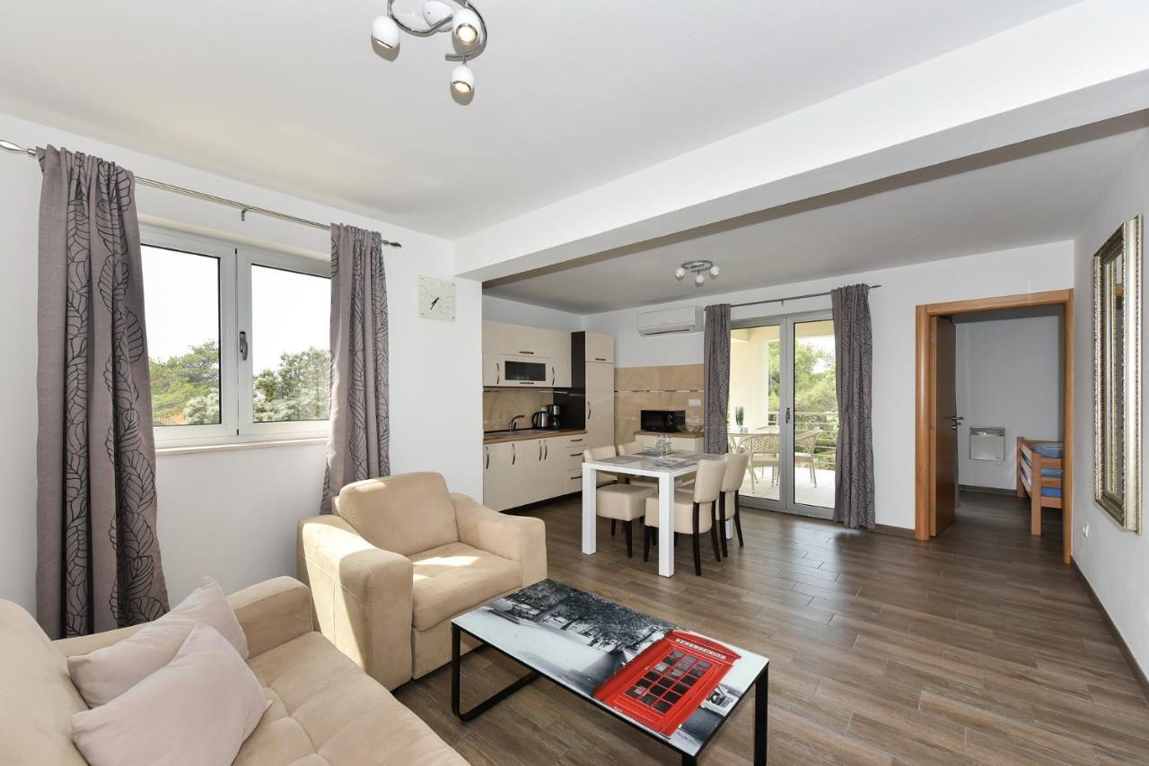Apartmani Iva Vir Exterior photo