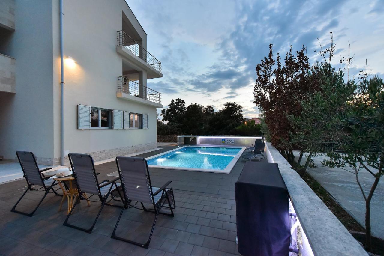 Apartmani Iva Vir Exterior photo