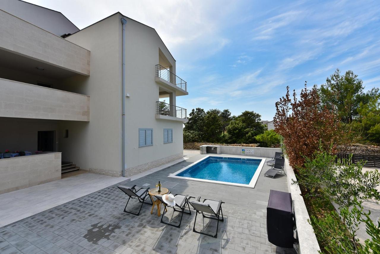 Apartmani Iva Vir Exterior photo