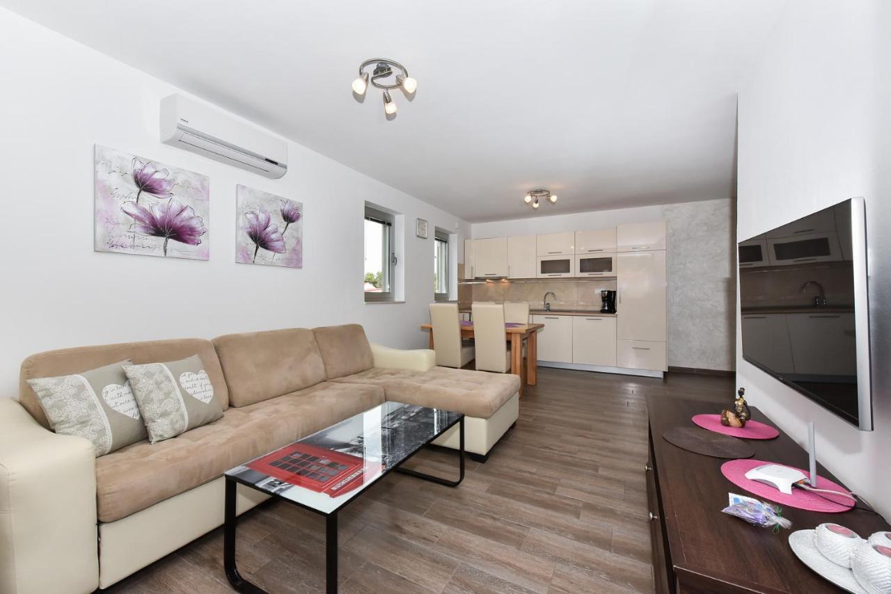 Apartmani Iva Vir Exterior photo