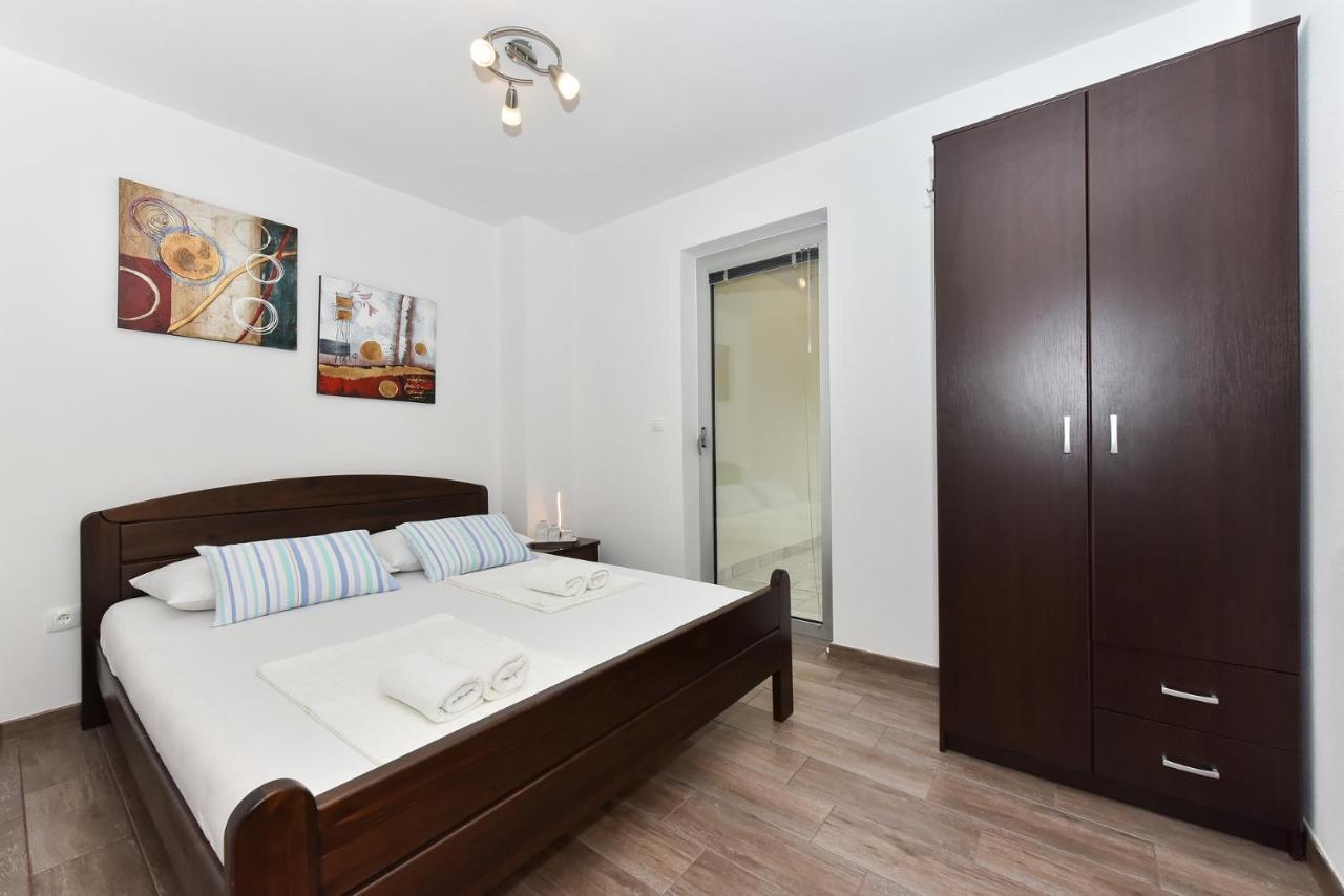 Apartmani Iva Vir Exterior photo
