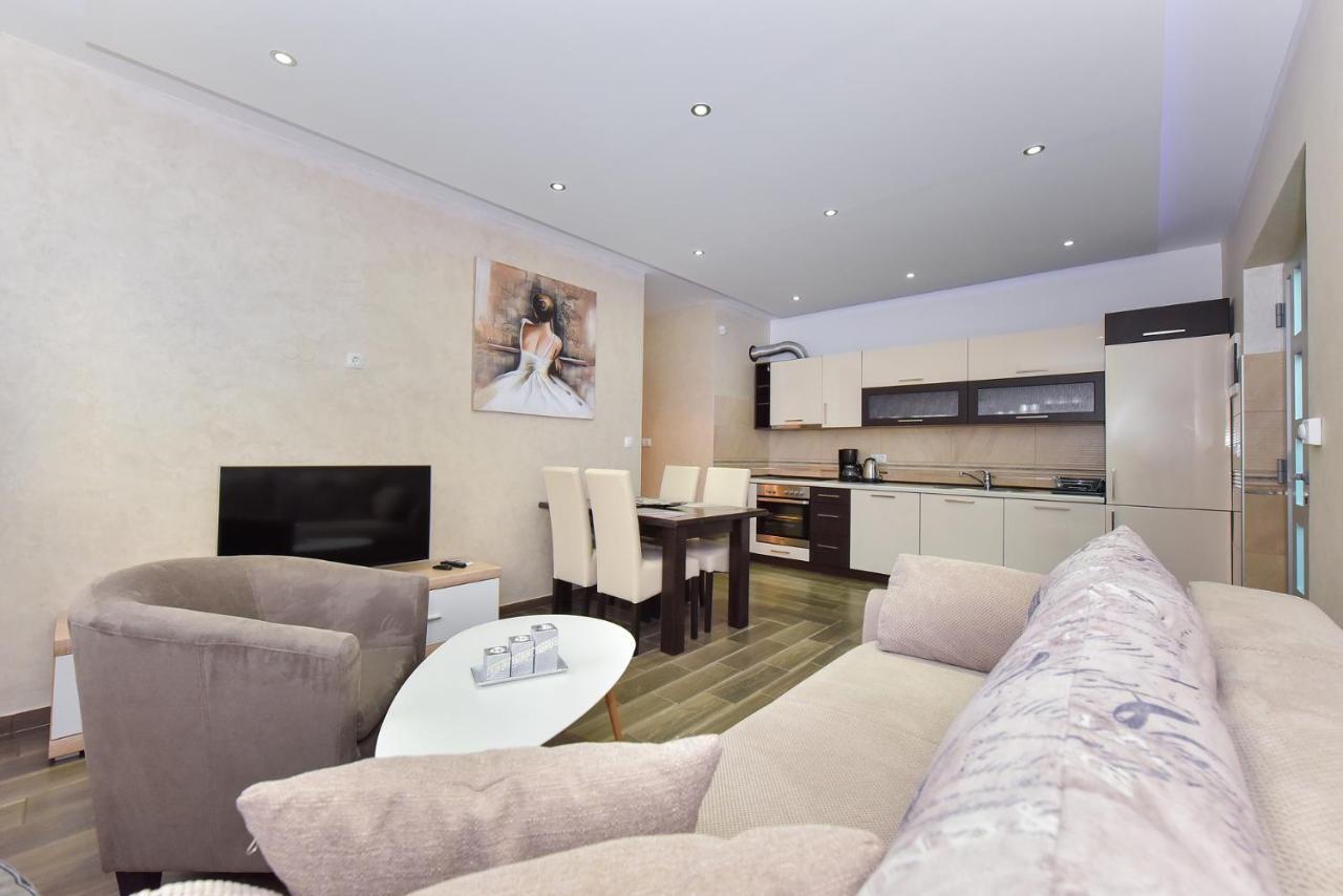 Apartmani Iva Vir Exterior photo